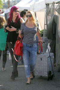 Jodie Sweetin Farmers Market (9)