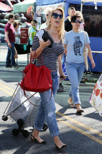 Jodie Sweetin Farmers Market (19)