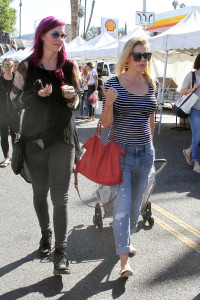 Jodie Sweetin Farmers Market (4)