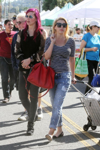 Jodie Sweetin Farmers Market (10)