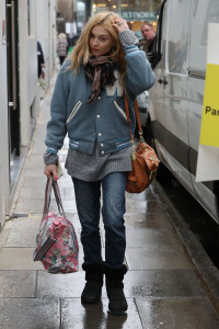 Fearne Cotton Out and about (4)