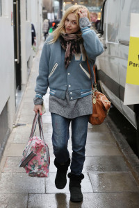 Fearne Cotton Out and about (9)